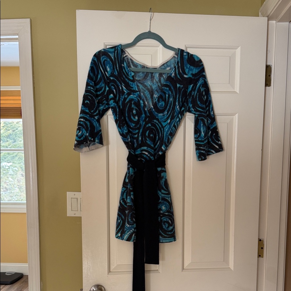 Chic Black and Blue Women's Sweater
